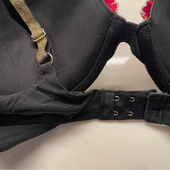 VICTORIAS SECRET PUSH-UP BRA - Picture 6 of 9